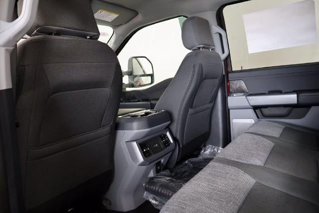 2027 Ford Super Duty F-350 SRW XLT w/BLK Appearance PKG