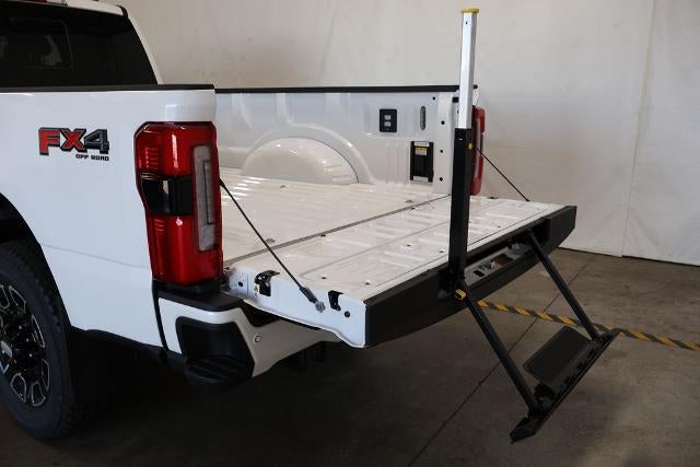 2027 Ford Super Duty F-350 SRW Platinum
