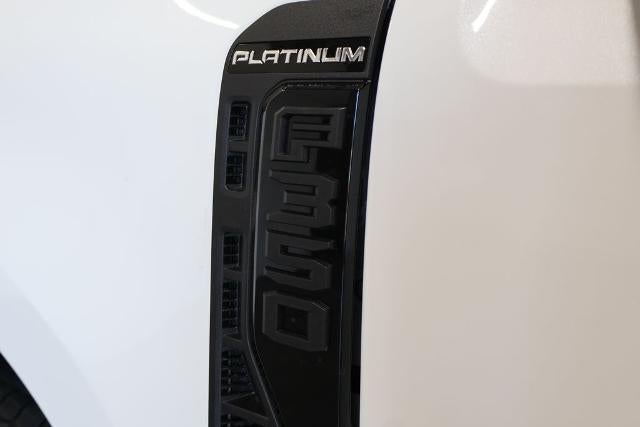2027 Ford Super Duty F-350 SRW Platinum