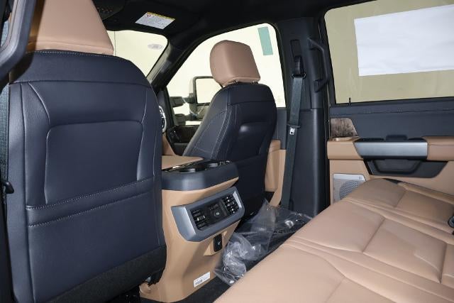 2027 Ford Super Duty F-350 SRW Lariat