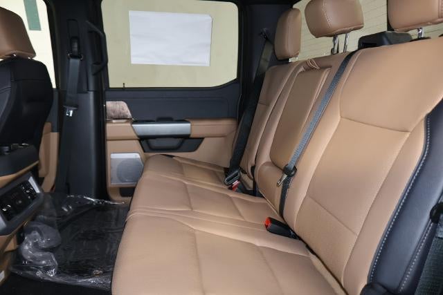 2027 Ford Super Duty F-350 SRW Lariat
