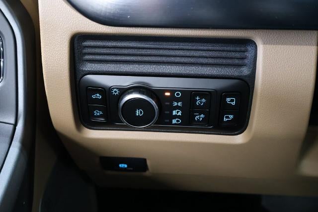 2027 Ford Super Duty F-350 SRW Lariat