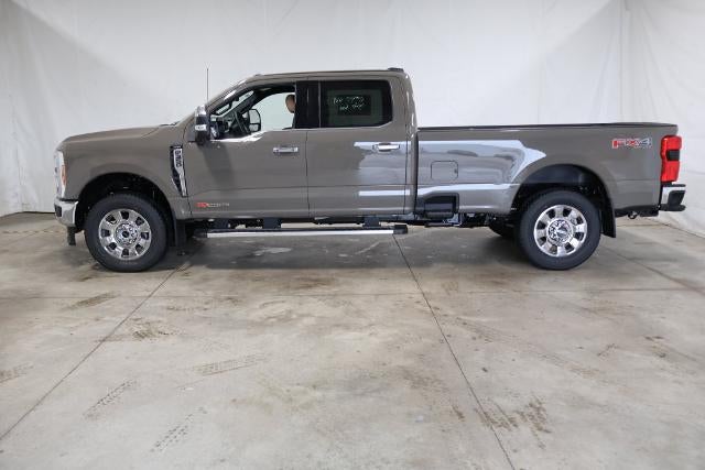 2027 Ford Super Duty F-350 SRW Lariat