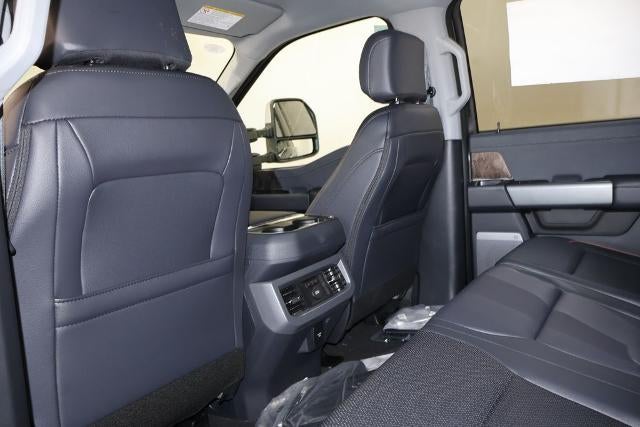 2027 Ford Super Duty F-350 SRW Lariat