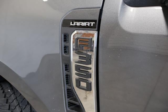 2027 Ford Super Duty F-350 SRW Lariat