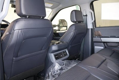 2027 Ford Super Duty F-350 SRW Lariat