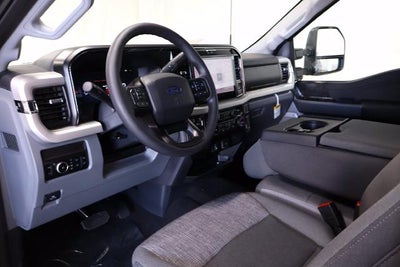 2027 Ford Super Duty F-350 SRW XLT