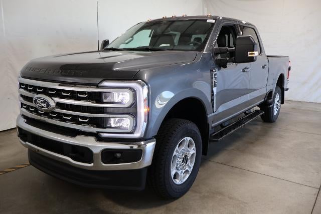 2027 Ford Super Duty F-350 SRW XLT