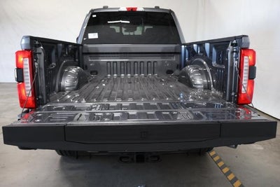 2027 Ford Super Duty F-350 SRW XLT