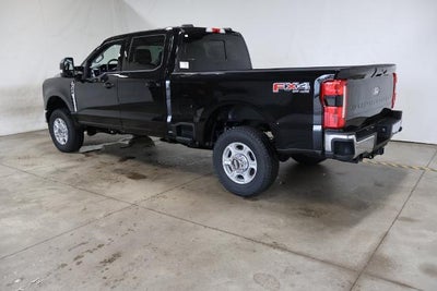 2027 Ford Super Duty F-350 SRW XLT