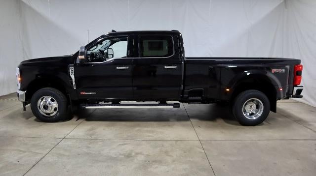 2026 Ford Super Duty F-350 DRW Lariat