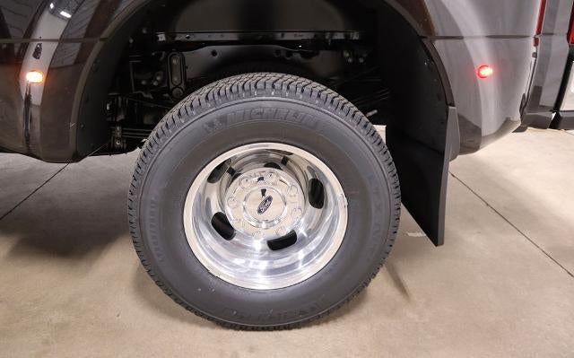 2026 Ford Super Duty F-350 DRW Lariat