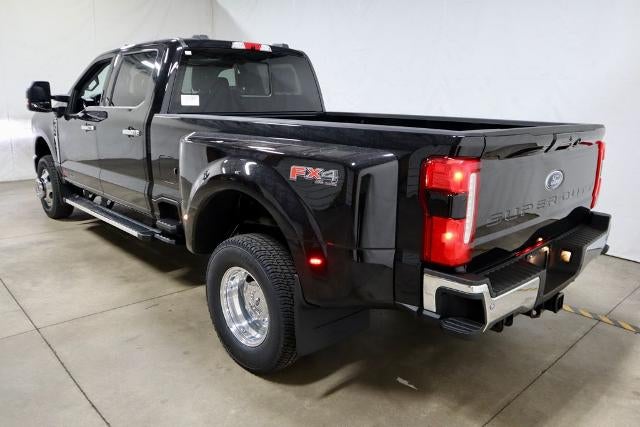 2026 Ford Super Duty F-350 DRW Lariat