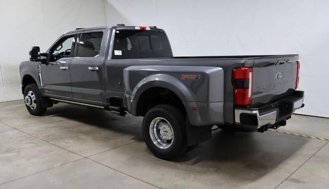 2026 Ford Super Duty F-350 DRW Lariat
