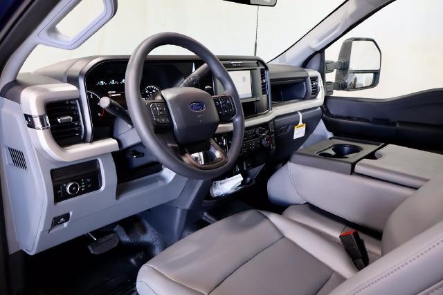 2027 Ford Super Duty F-350 DRW XL