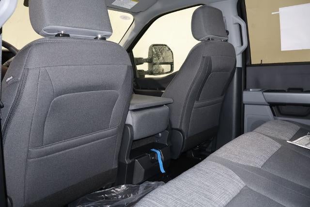 2027 Ford Super Duty F-350 DRW XLT