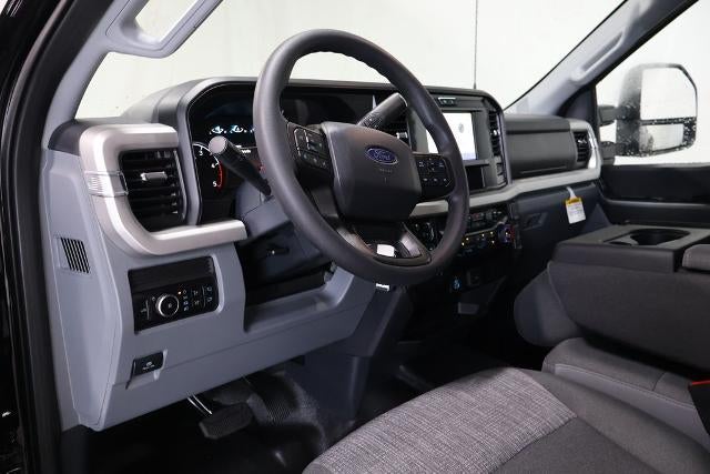 2027 Ford Super Duty F-350 DRW XLT