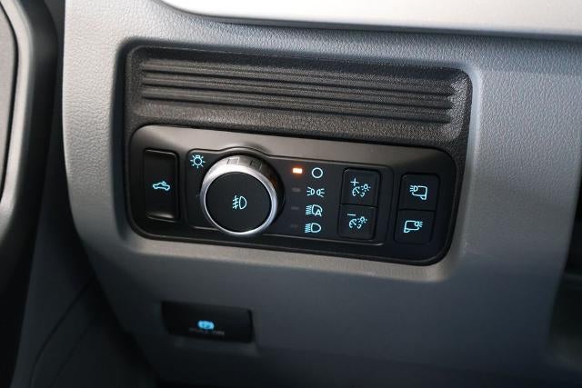 2027 Ford Super Duty F-350 DRW XLT