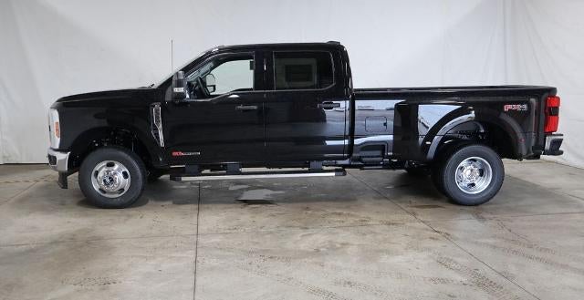 2027 Ford Super Duty F-350 DRW XLT