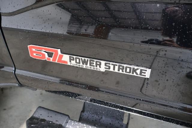 2027 Ford Super Duty F-350 DRW XLT