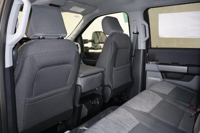 2027 Ford Super Duty F-350 DRW XLT