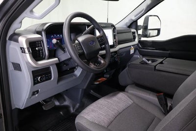 2027 Ford Super Duty F-350 DRW XLT