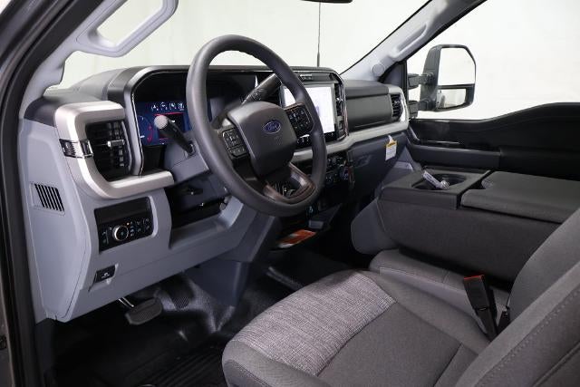 2027 Ford Super Duty F-350 DRW XLT