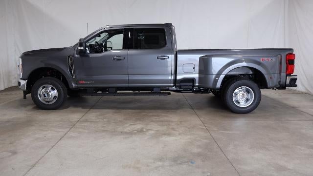 2027 Ford Super Duty F-350 DRW XLT