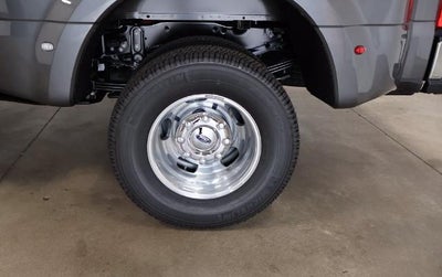 2027 Ford Super Duty F-350 DRW XLT