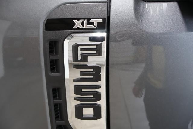2027 Ford Super Duty F-350 DRW XLT