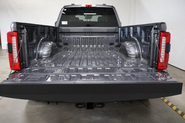 2027 Ford Super Duty F-350 DRW XLT