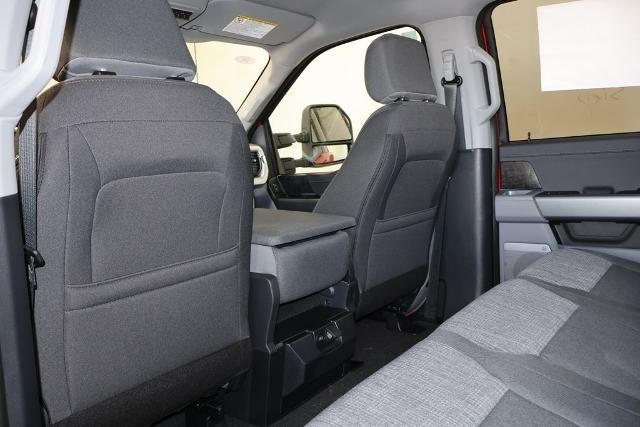 2027 Ford Super Duty F-350 DRW XLT