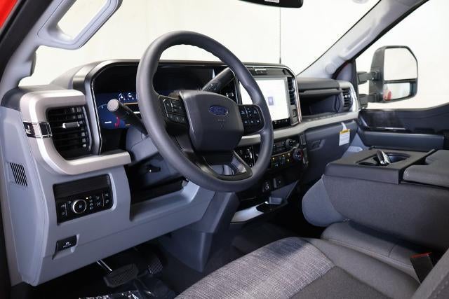 2027 Ford Super Duty F-350 DRW XLT