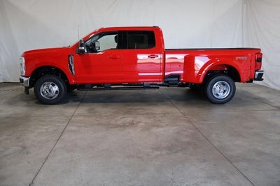 2027 Ford Super Duty F-350 DRW XLT