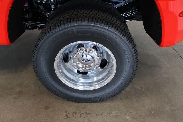 2027 Ford Super Duty F-350 DRW XLT