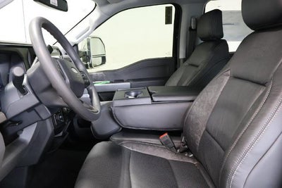 2027 Ford Super Duty F-450 DRW XLT