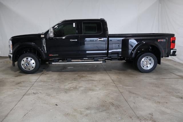 2027 Ford Super Duty F-450 DRW XLT