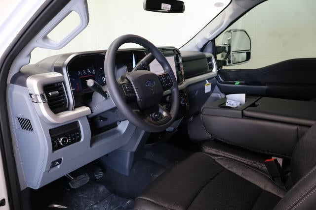 2027 Ford Super Duty F-450 DRW XLT