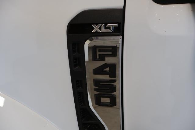 2027 Ford Super Duty F-450 DRW XLT