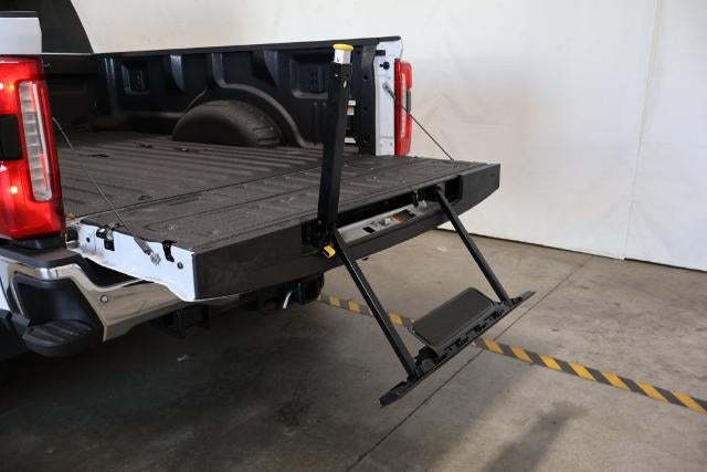 2027 Ford Super Duty F-450 DRW XLT