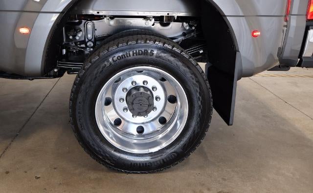 2027 Ford Super Duty F-450 DRW XLT
