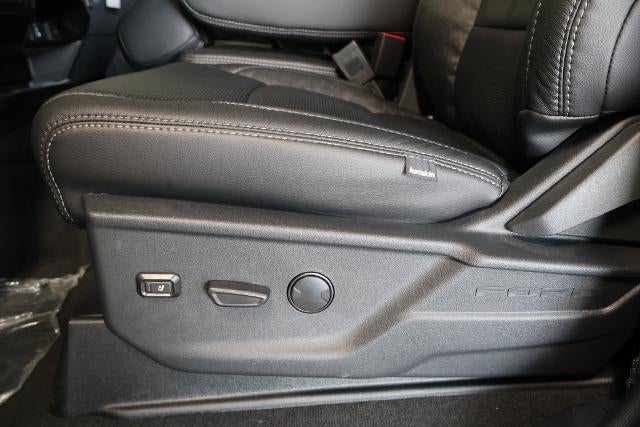 2027 Ford Super Duty F-450 DRW XLT