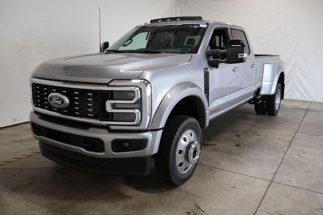 2027 Ford Super Duty F-450 DRW Platinum
