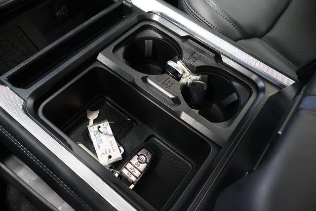 2027 Ford Super Duty F-450 DRW Platinum