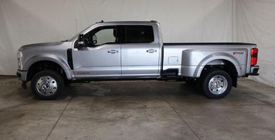 2027 Ford Super Duty F-450 DRW Platinum