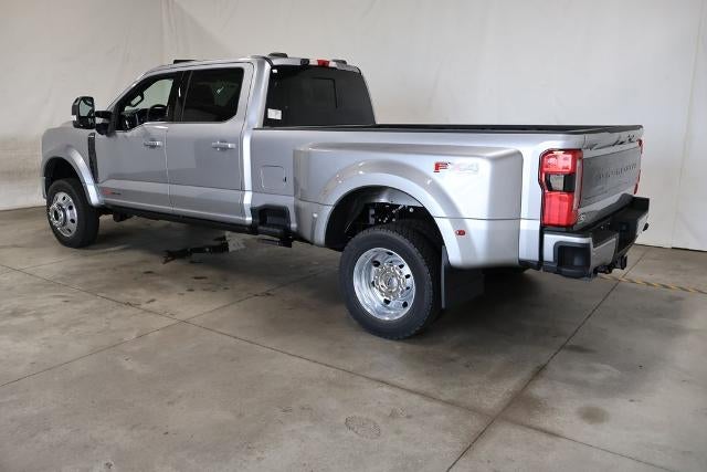 2027 Ford Super Duty F-450 DRW Platinum