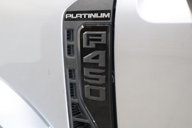 2027 Ford Super Duty F-450 DRW Platinum