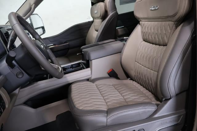 2027 Ford Super Duty F-450 DRW Platinum