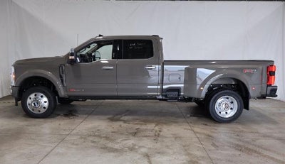 2027 Ford Super Duty F-450 DRW Platinum