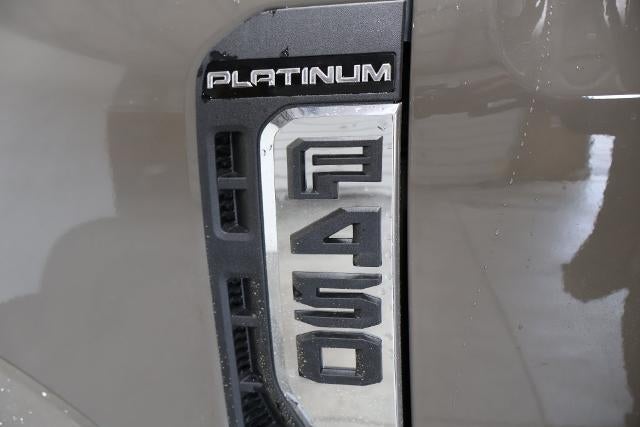 2027 Ford Super Duty F-450 DRW Platinum